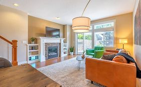 Modern Home, Four Bedrooms, King Beds